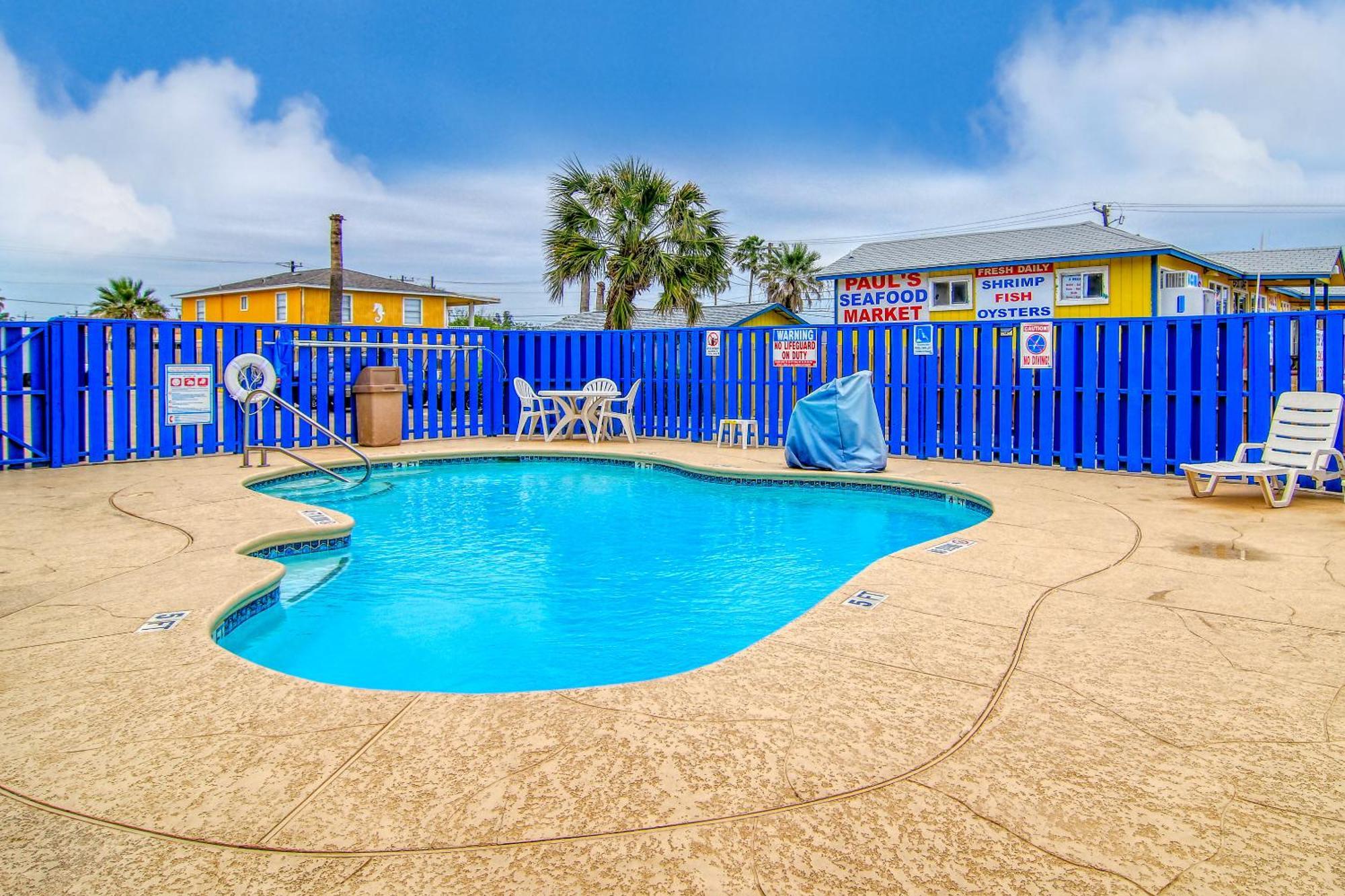 Alister Square Port Aransas